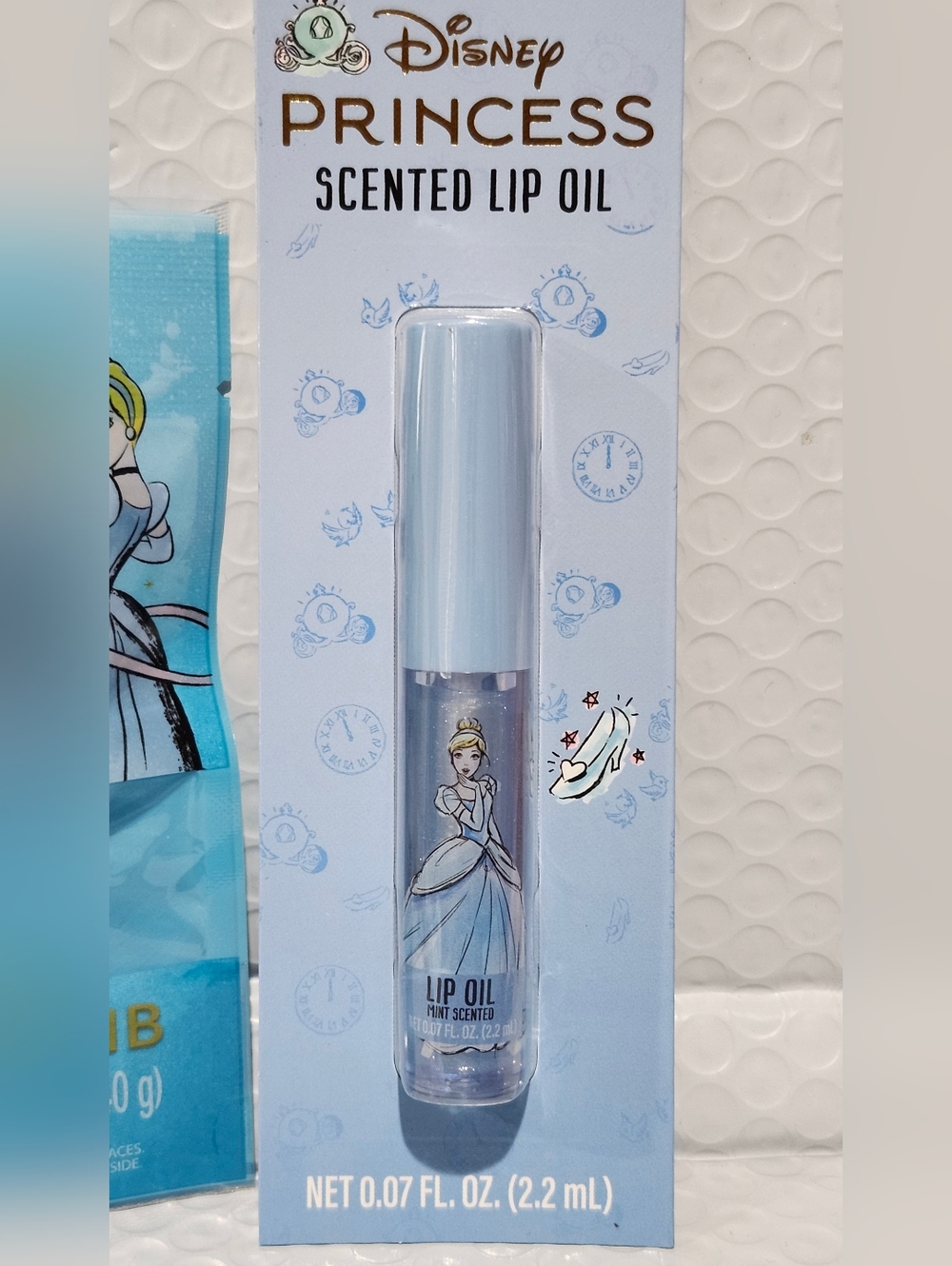 Disney Princess Cinderella Bath & Lip Care Bundle - Picture 8 of 13